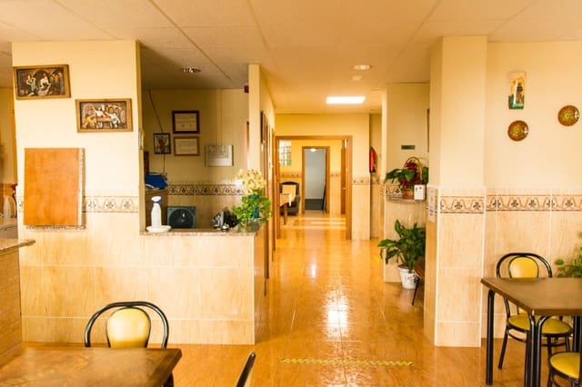 33 makuuhuone Hotelli myytävänä paikassa Tolox mukana 
autotalli - 970 000 € (Ref: 7898776)