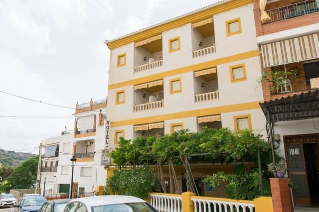 33 slaapkamer Hotel te koop in Tolox met garage - € 970.000 (Ref: 7898776)