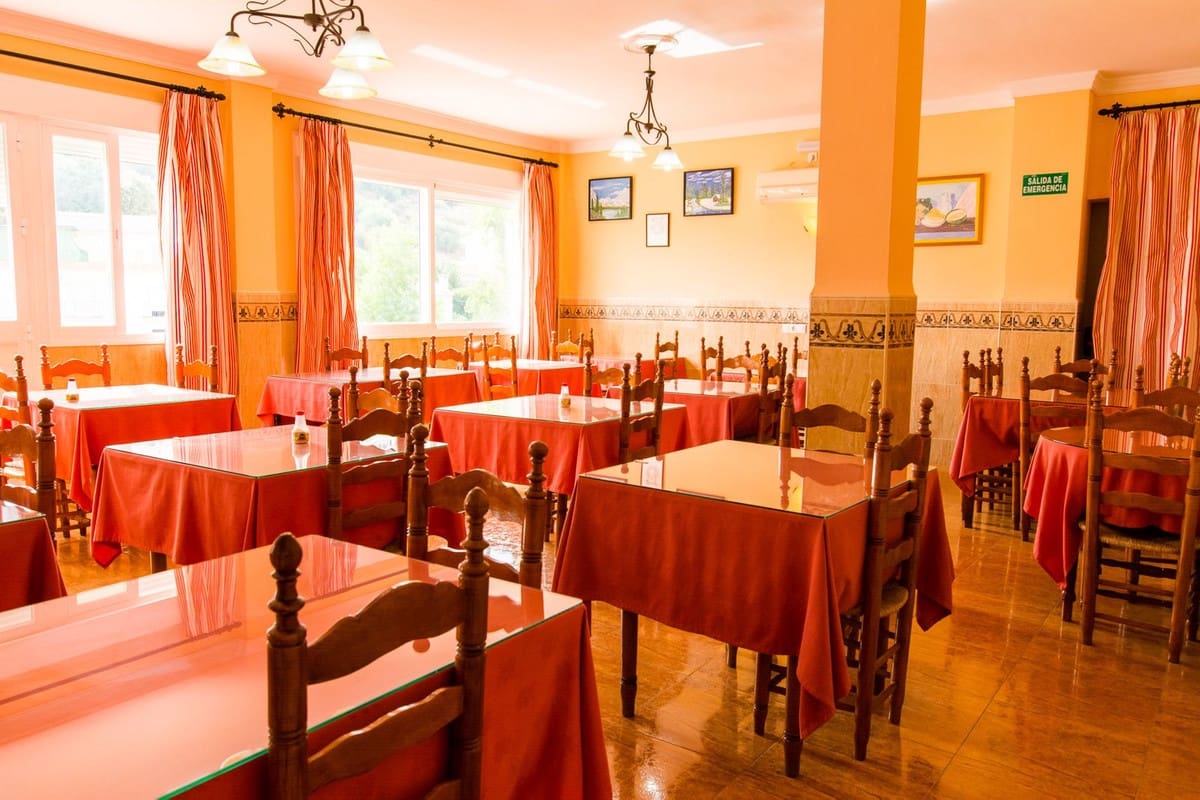 33 soveværelse Hotel til salg i Tolox med garage - € 970.000 (Ref: 7898776)