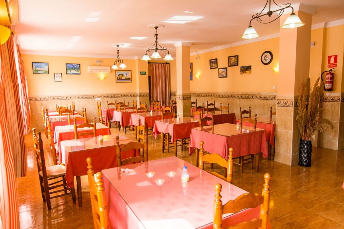 33 soveværelse Hotel til salg i Tolox med garage - € 970.000 (Ref: 7898776)