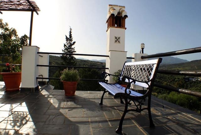 17 soveværelse Finca/Landehus til salg i Guaro med swimmingpool - € 780.000 (Ref: 7903772)