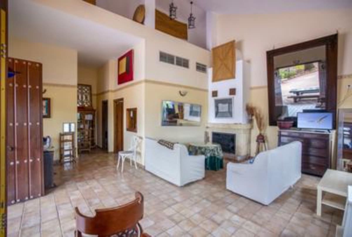 17 makuuhuone Maalaistalo myytävänä paikassa Guaro mukana uima-altaan - 780 000 € (Ref: 7903772)