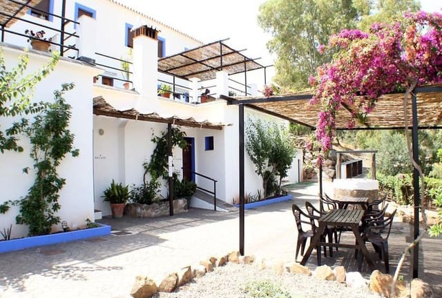 17 soveværelse Finca/Landehus til salg i Guaro med swimmingpool - € 780.000 (Ref: 7903772)