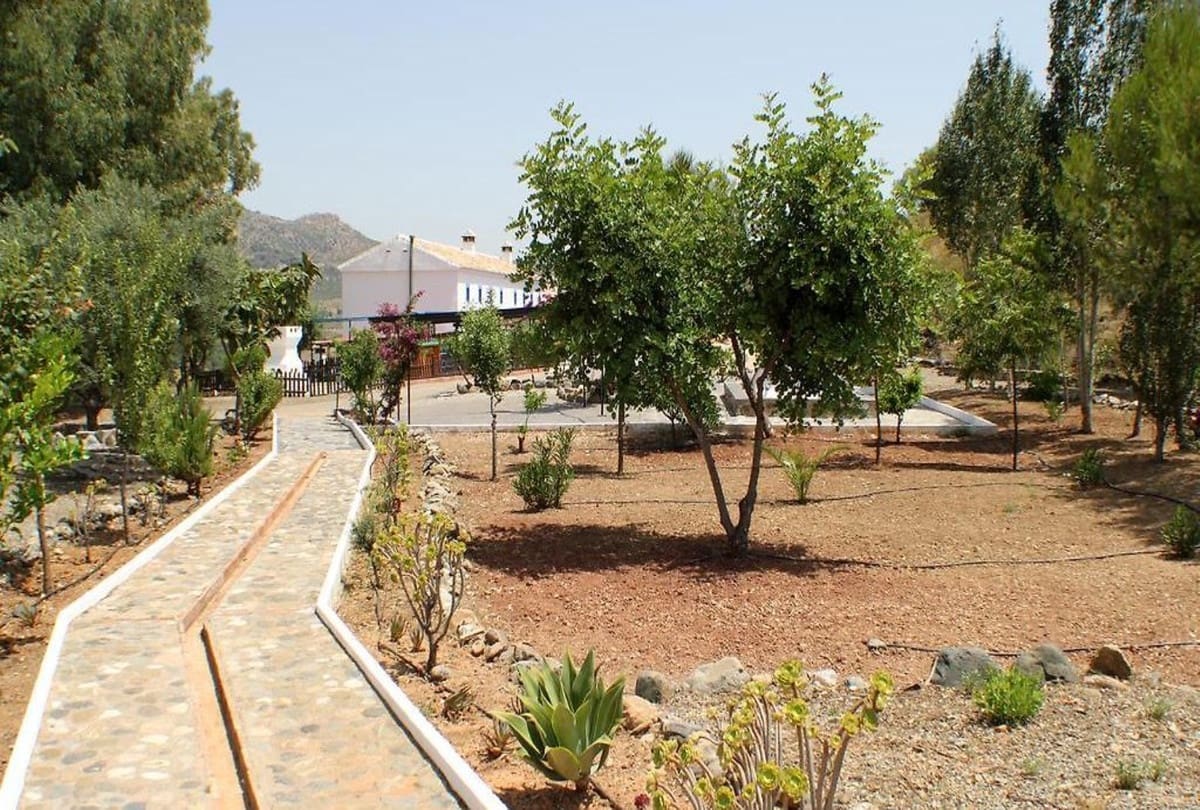 17 makuuhuone Maalaistalo myytävänä paikassa Guaro mukana uima-altaan - 780 000 € (Ref: 7903772)