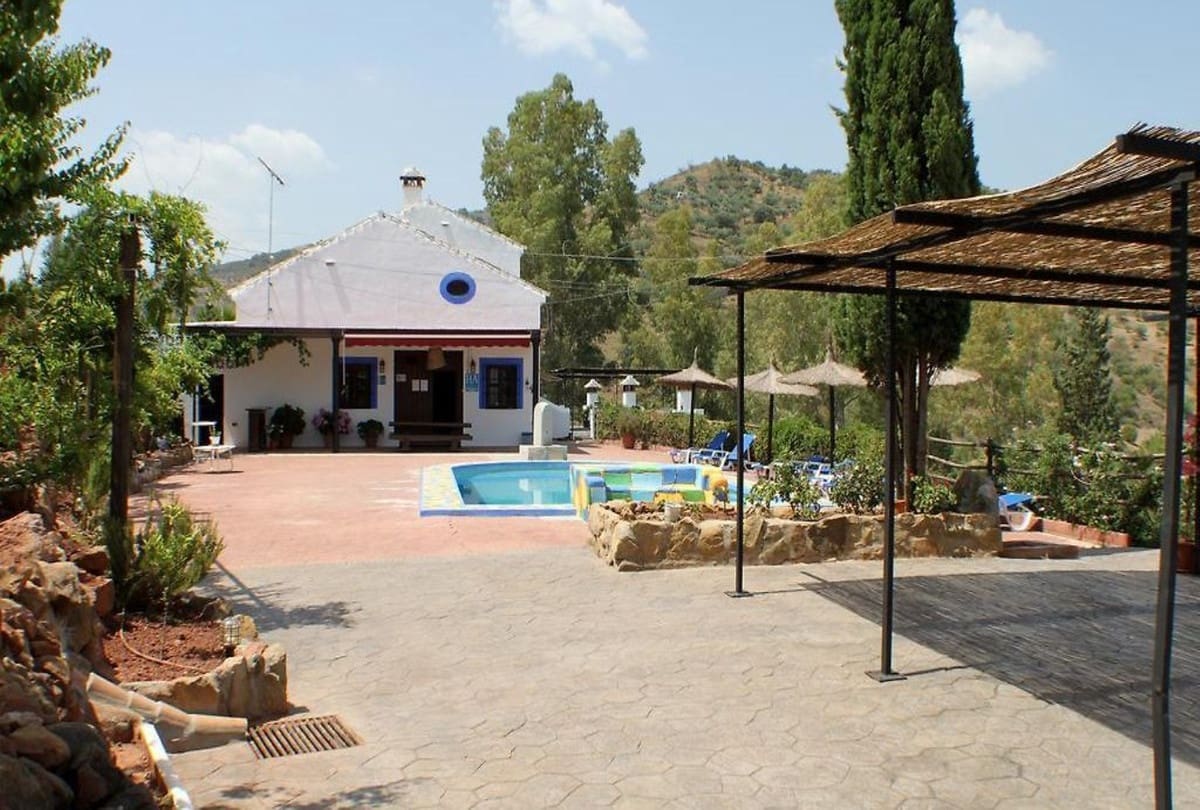 17 makuuhuone Maalaistalo myytävänä paikassa Guaro mukana uima-altaan - 780 000 € (Ref: 7903772)