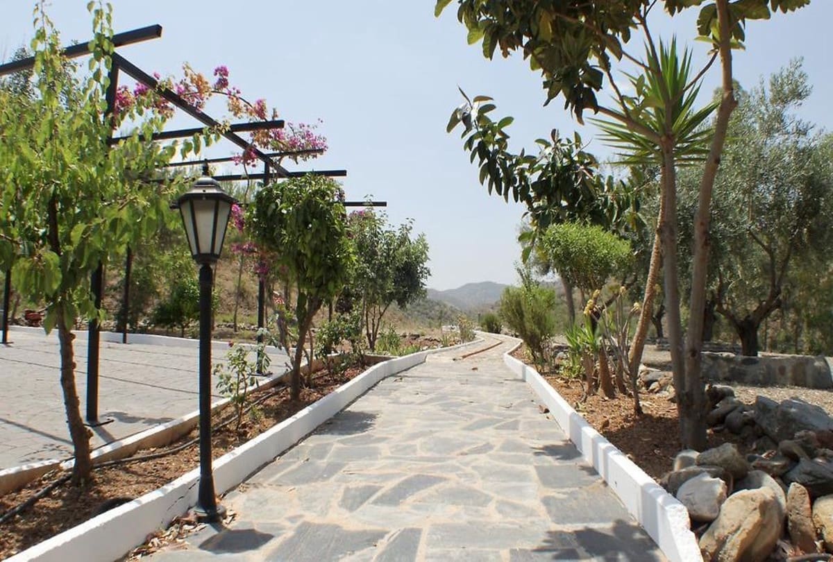 17 makuuhuone Maalaistalo myytävänä paikassa Guaro mukana uima-altaan - 780 000 € (Ref: 7903772)