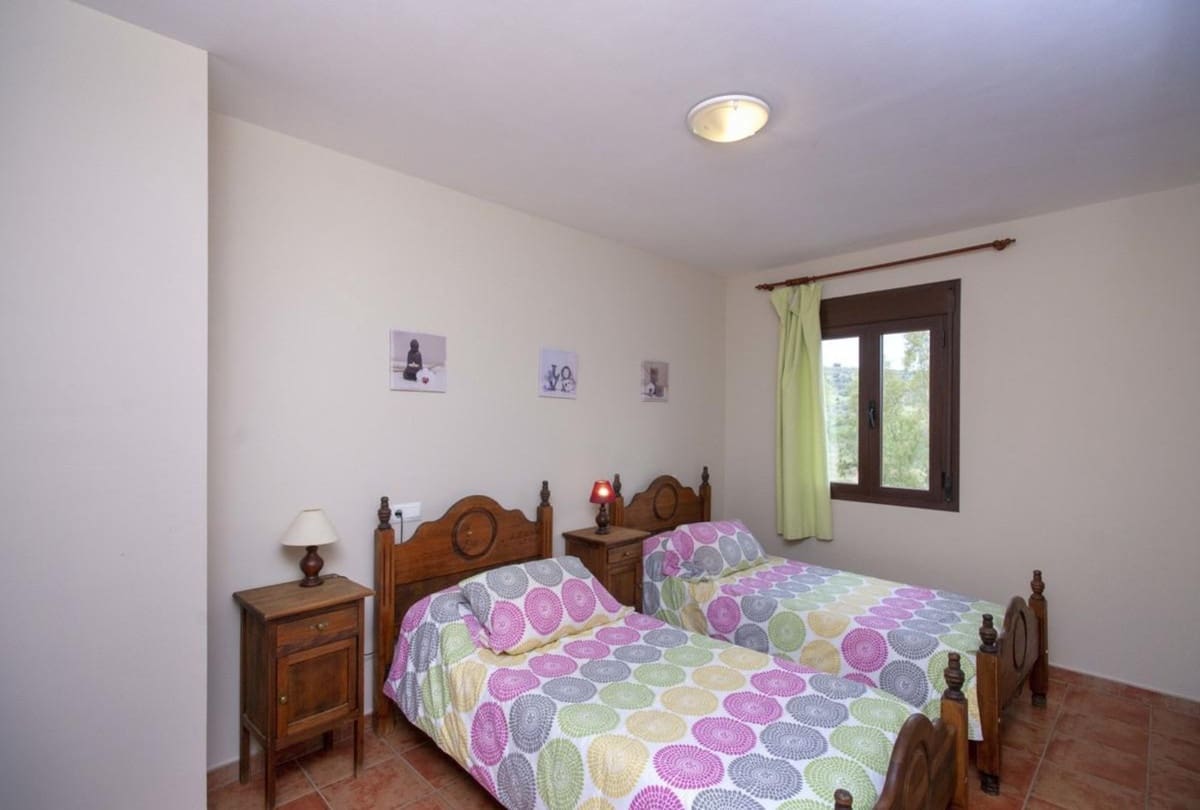 17 makuuhuone Maalaistalo myytävänä paikassa Guaro mukana uima-altaan - 780 000 € (Ref: 7903772)