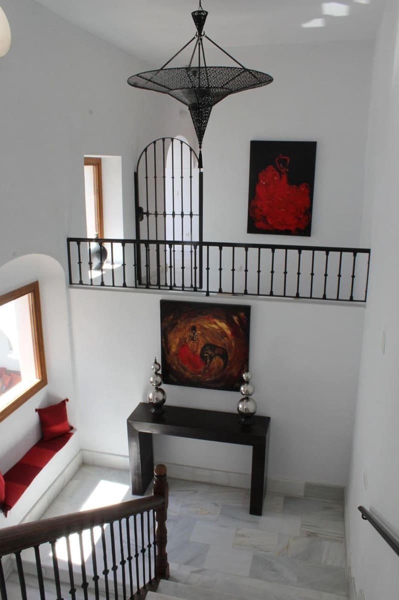 10 quarto Hotel para venda em Velez-Malaga com piscina - 990 000 € (Ref: 8193723)