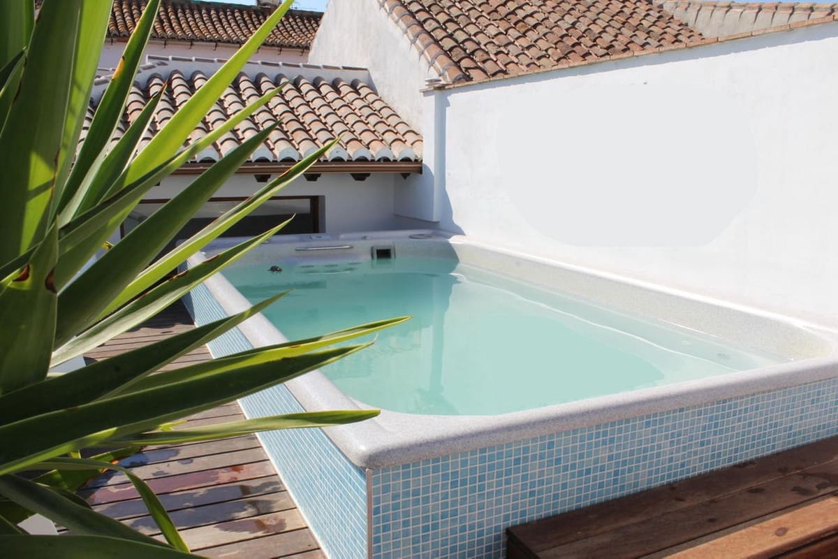 10 quarto Hotel para venda em Velez-Malaga com piscina - 990 000 € (Ref: 8193723)