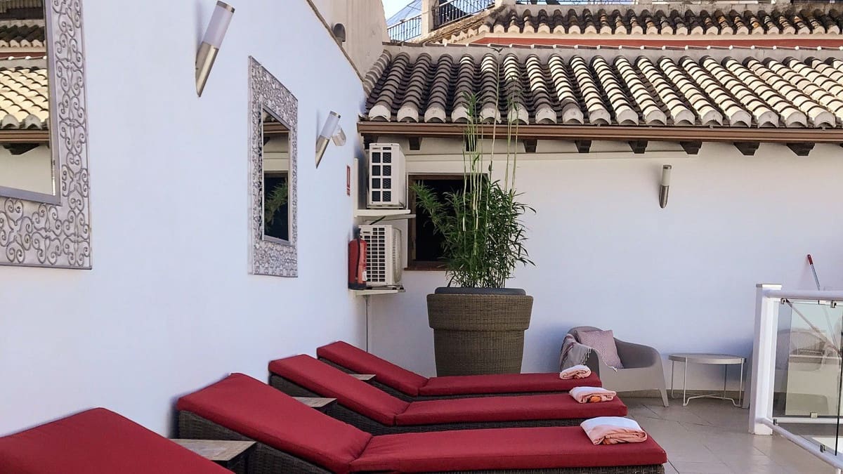 10 quarto Hotel para venda em Velez-Malaga com piscina - 990 000 € (Ref: 8193723)