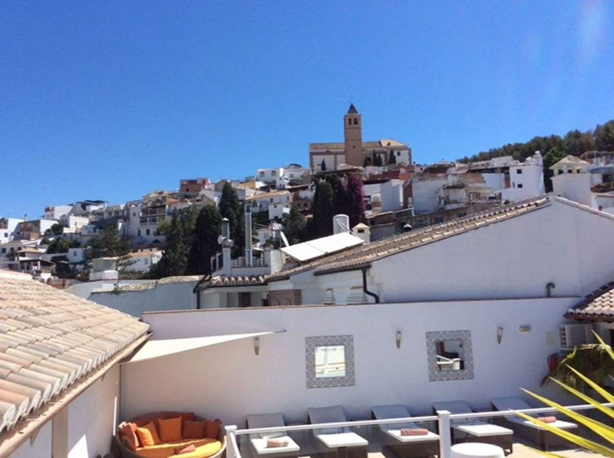 10 quarto Hotel para venda em Velez-Malaga com piscina - 990 000 € (Ref: 8193723)