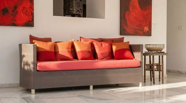 10 slaapkamer Hotel te koop in Vélez-Málaga met zwembad - € 990.000 (Ref: 8193723)