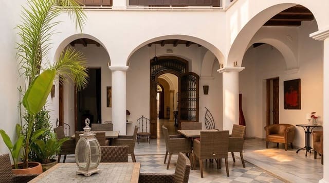 10 slaapkamer Hotel te koop in Vélez-Málaga met zwembad - € 990.000 (Ref: 8193723)