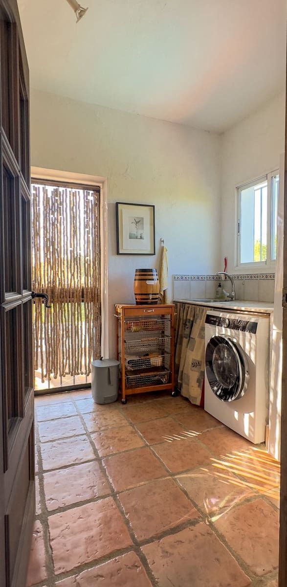 3 bedroom Finca/Country House for sale in Alhaurin el Grande with pool garage - € 680,000 (Ref: 8304383)