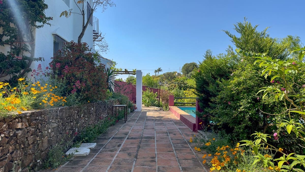 3 soverom Finca/Herregård til salgs i Alhaurin el Grande med svømmebasseng garasje - € 680 000 (Ref: 8304383)