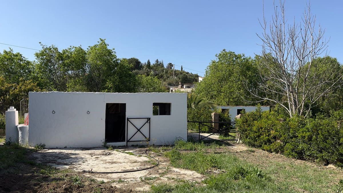 3 soverom Finca/Herregård til salgs i Alhaurin el Grande med svømmebasseng garasje - € 680 000 (Ref: 8304383)