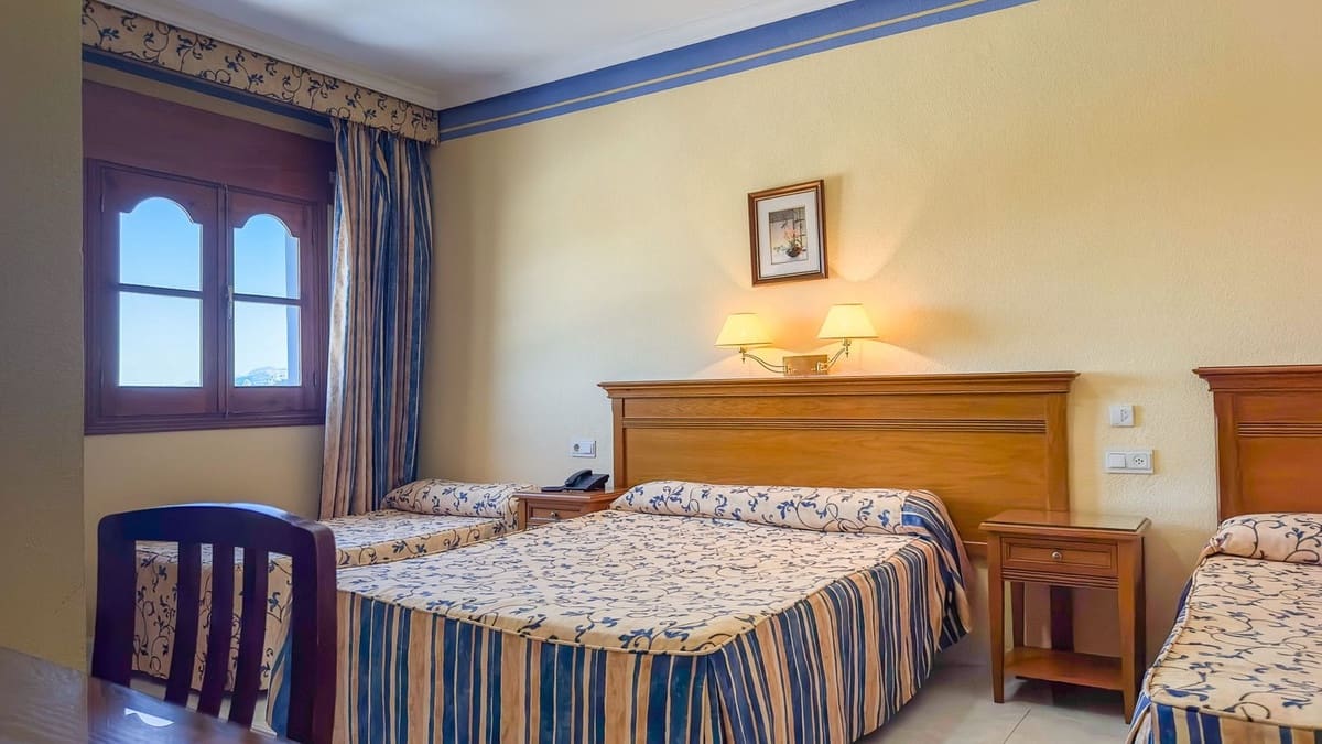 63 sypialnia Hotel na sprzedaż w Antequera z garażem - 3 500 000 € (Ref: 8397677)