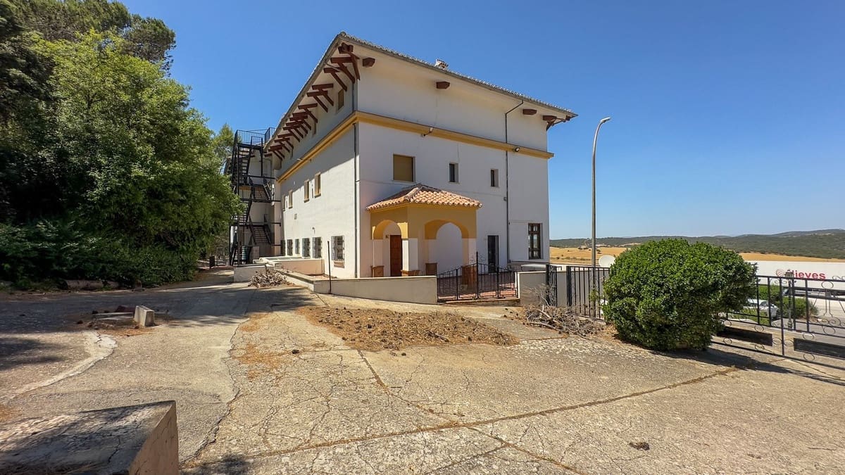 63 sypialnia Hotel na sprzedaż w Antequera z garażem - 3 500 000 € (Ref: 8397677)
