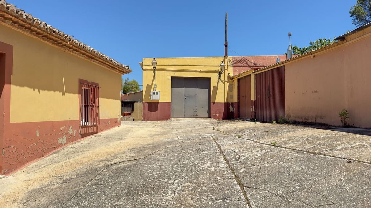 63 sypialnia Hotel na sprzedaż w Antequera z garażem - 3 500 000 € (Ref: 8397677)