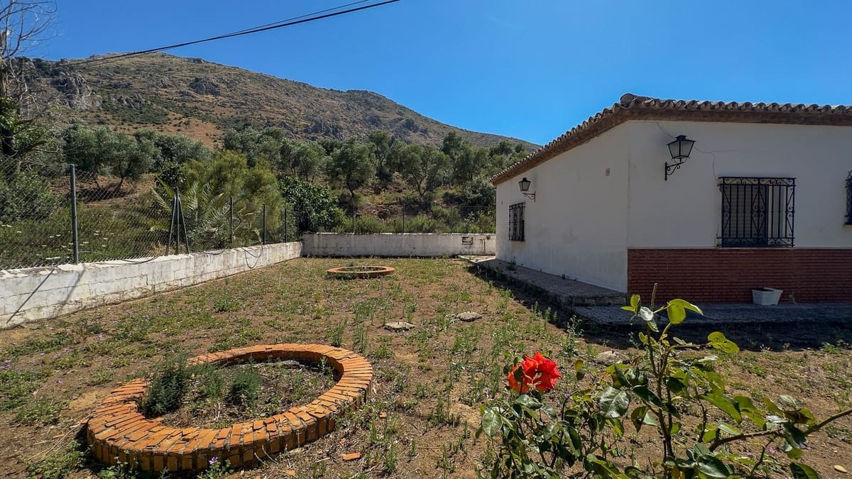 63 sypialnia Hotel na sprzedaż w Antequera z garażem - 3 500 000 € (Ref: 8397677)