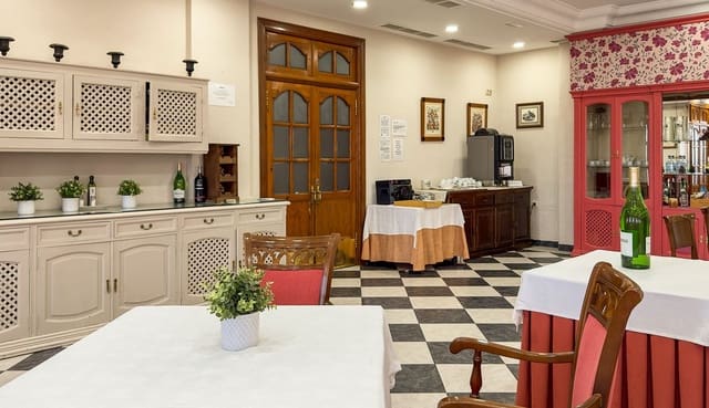 63 slaapkamer Hotel te koop in Antequera met garage - € 3.500.000 (Ref: 8397677)