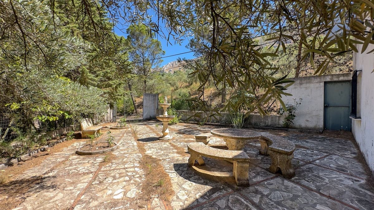 63 sypialnia Hotel na sprzedaż w Antequera z garażem - 3 500 000 € (Ref: 8397677)