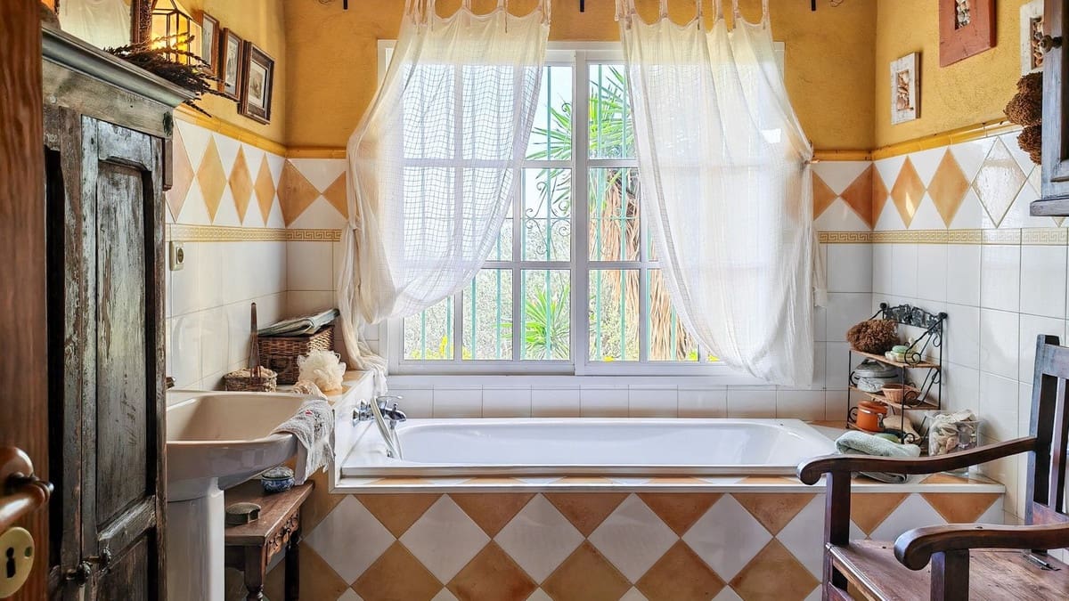 5 slaapkamer Finca/Landhuis te koop in Villanueva de la Concepcion met zwembad garage - € 525.000 (Ref: 8716883)