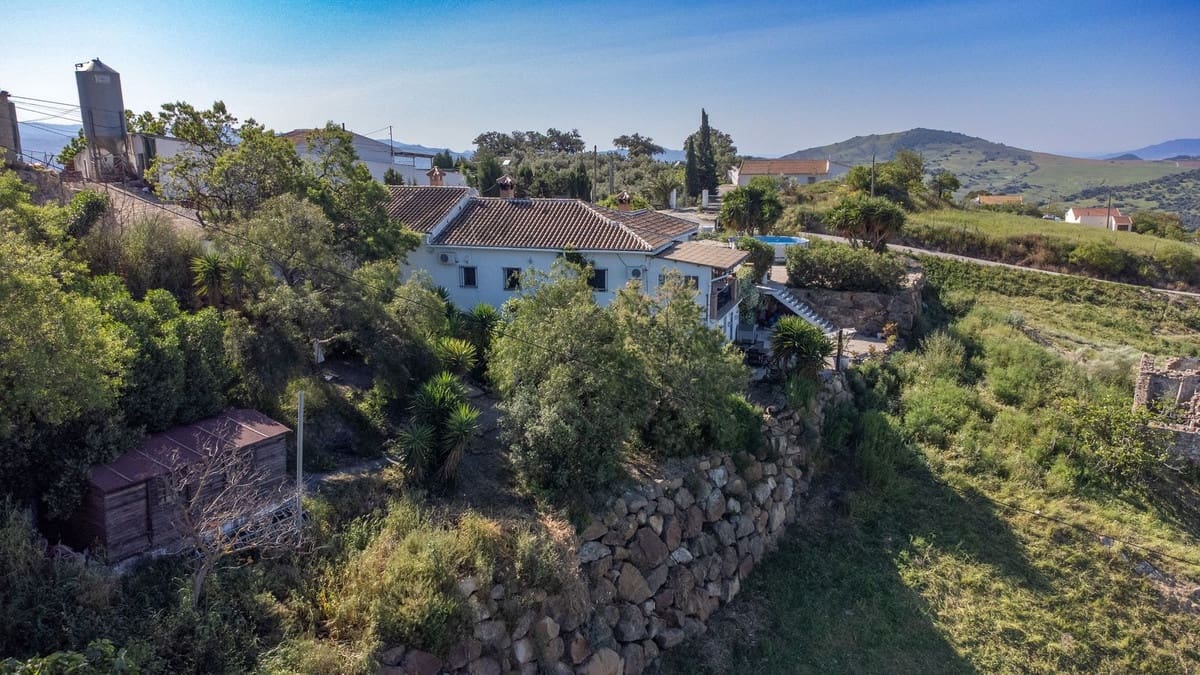 6 chambre Finca/Maison de Campagne à vendre à Villanueva de la Concepcion avec garage - 299 500 € (Ref: 8990136)