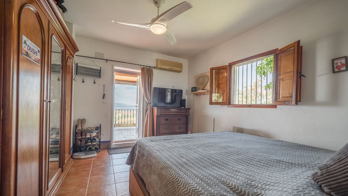 6 sovrum Finca/Hus på landet till salu i Villanueva de la Concepcion med garage - 265 000 € (Ref: 8990136)