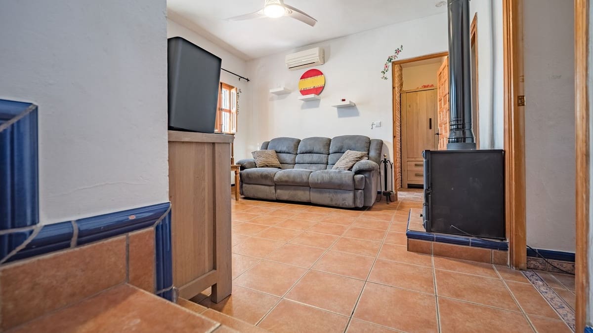 6 soveværelse Finca/Landehus til salg i Villanueva de la Concepcion med garage - € 265.000 (Ref: 8990136)