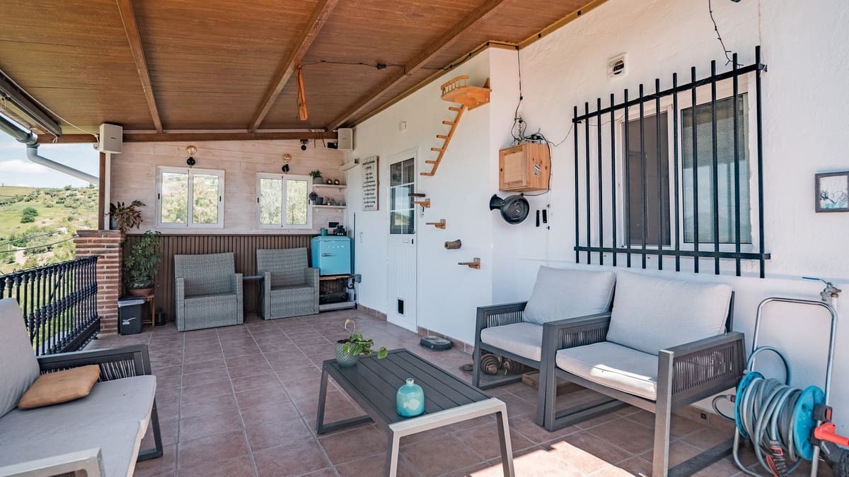 6 soveværelse Finca/Landehus til salg i Villanueva de la Concepcion med garage - € 265.000 (Ref: 8990136)