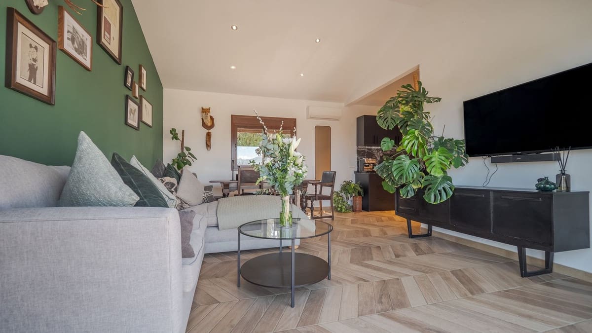 4 soveværelse Finca/Landehus til salg i Coin med swimmingpool garage - € 1.300.000 (Ref: 8994377)