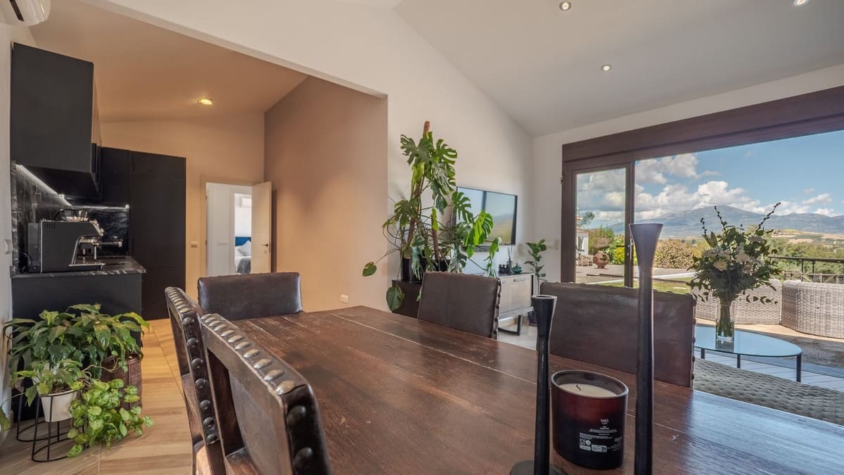 4 soveværelse Finca/Landehus til salg i Coin med swimmingpool garage - € 1.300.000 (Ref: 8994377)