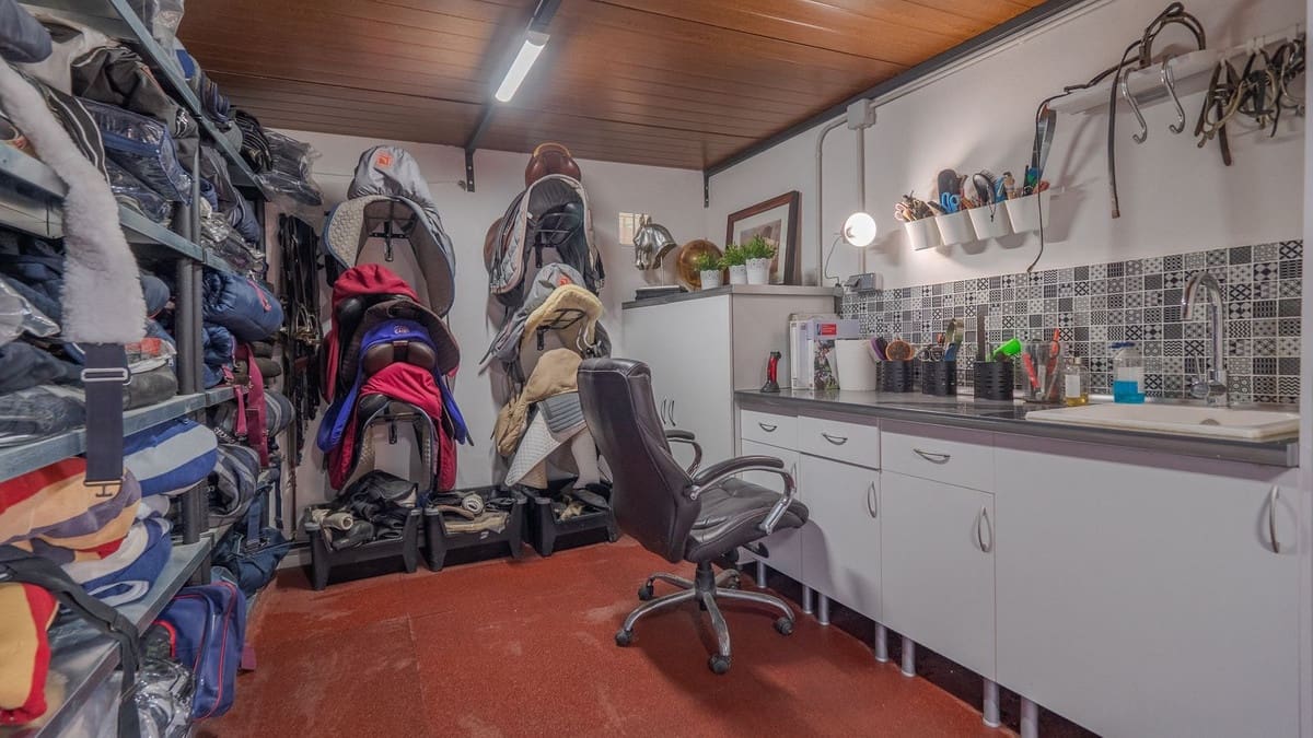 4 soveværelse Finca/Landehus til salg i Coin med swimmingpool garage - € 1.300.000 (Ref: 8994377)