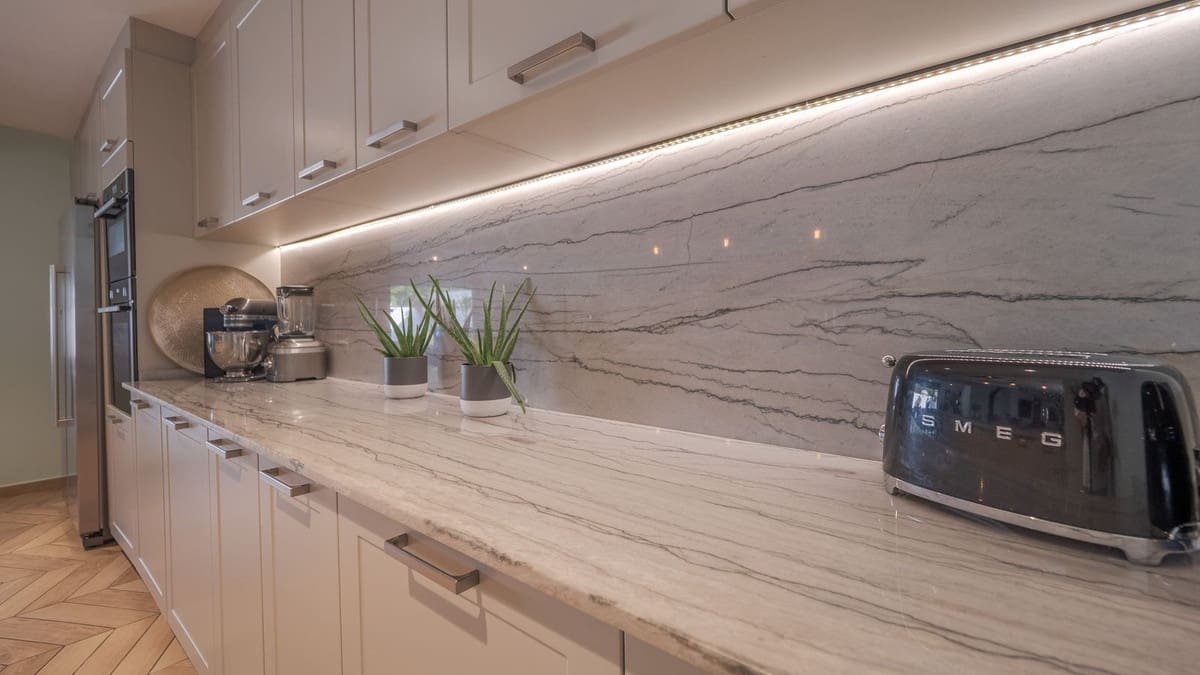 4 soveværelse Finca/Landehus til salg i Coin med swimmingpool garage - € 1.300.000 (Ref: 8994377)