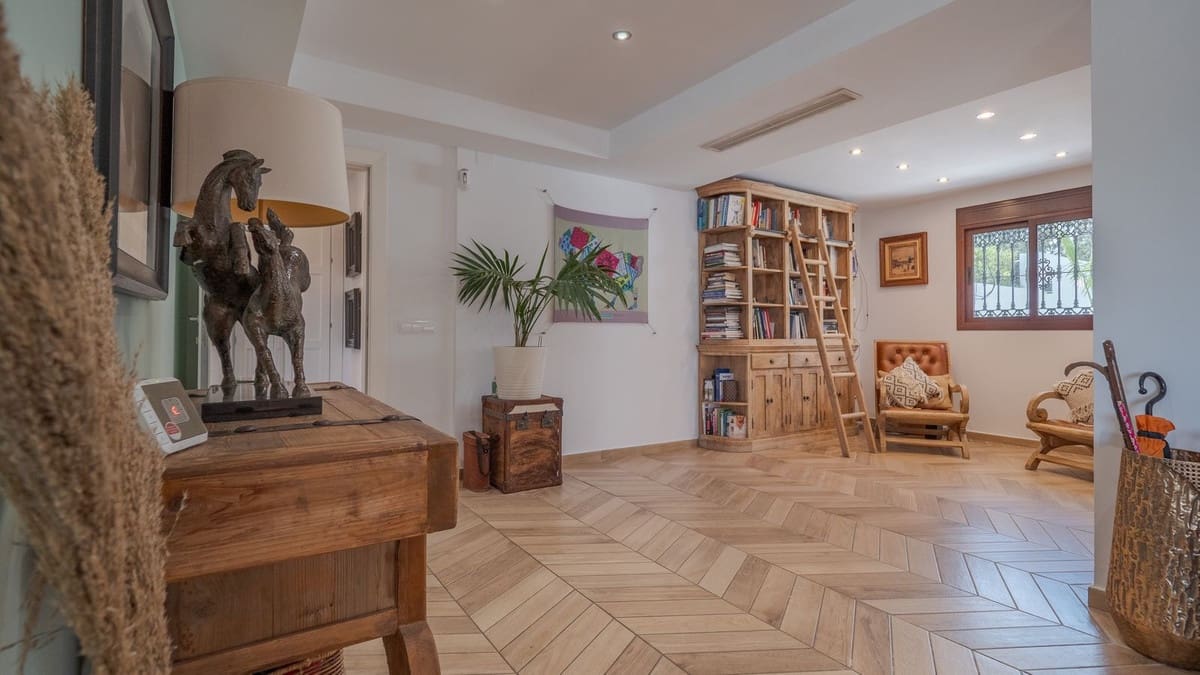 4 soveværelse Finca/Landehus til salg i Coin med swimmingpool garage - € 1.300.000 (Ref: 8994377)