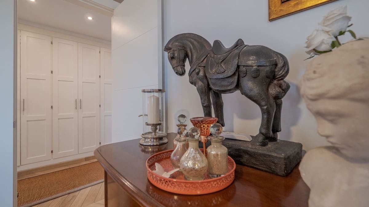 4 soveværelse Finca/Landehus til salg i Coin med swimmingpool garage - € 1.300.000 (Ref: 8994377)