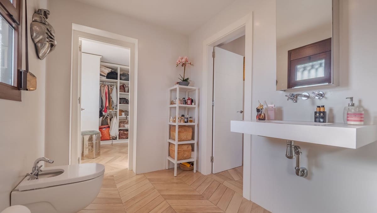 4 soveværelse Finca/Landehus til salg i Coin med swimmingpool garage - € 1.300.000 (Ref: 8994377)