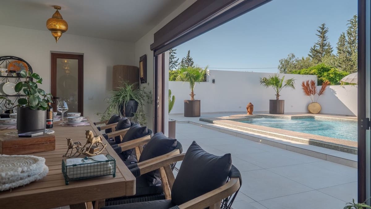 4 soveværelse Finca/Landehus til salg i Coin med swimmingpool garage - € 1.300.000 (Ref: 8994377)