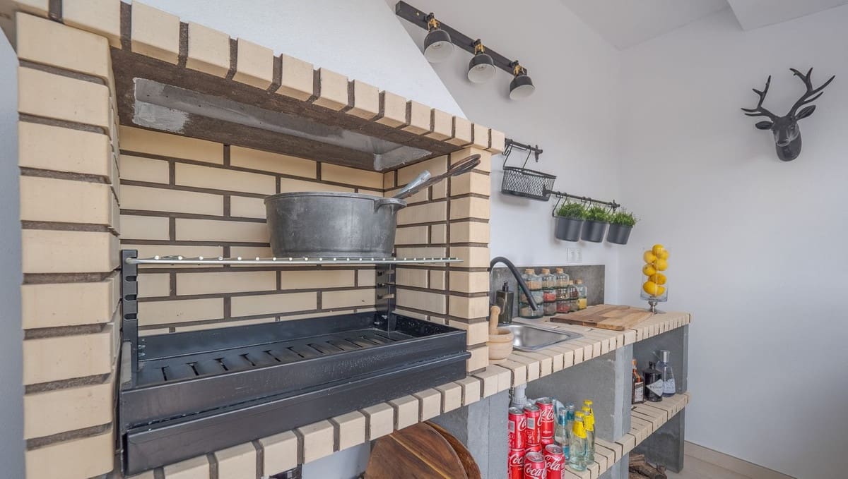 4 soveværelse Finca/Landehus til salg i Coin med swimmingpool garage - € 1.300.000 (Ref: 8994377)