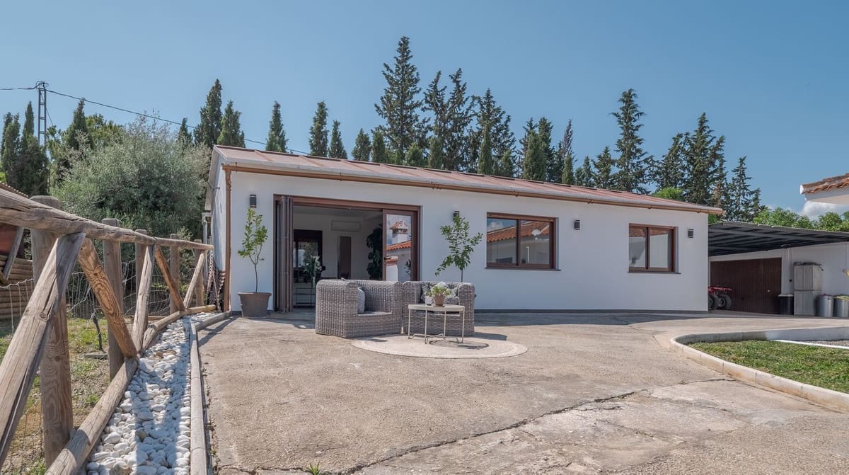 4 soveværelse Finca/Landehus til salg i Coin med swimmingpool garage - € 1.300.000 (Ref: 8994377)