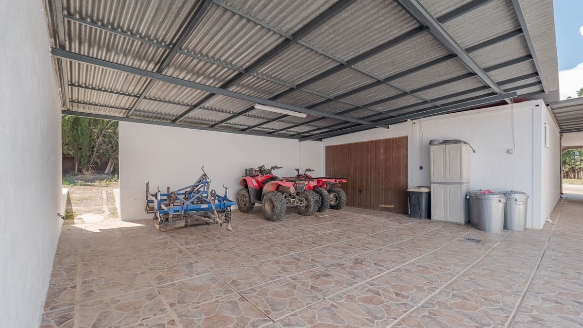 4 soveværelse Finca/Landehus til salg i Coin med swimmingpool garage - € 1.300.000 (Ref: 8994377)