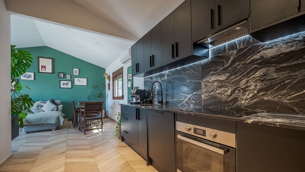 4 soveværelse Finca/Landehus til salg i Coin med swimmingpool garage - € 1.300.000 (Ref: 8994377)