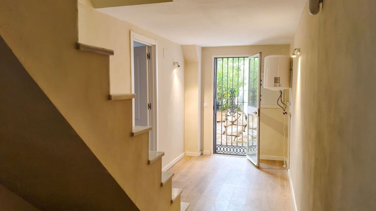 6 bedroom Finca/Country House for sale in Coin with garage - € 599,000 (Ref: 9072834)