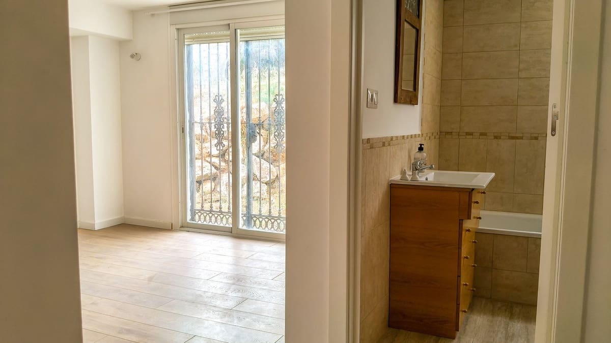 6 bedroom Finca/Country House for sale in Coin with garage - € 599,000 (Ref: 9072834)