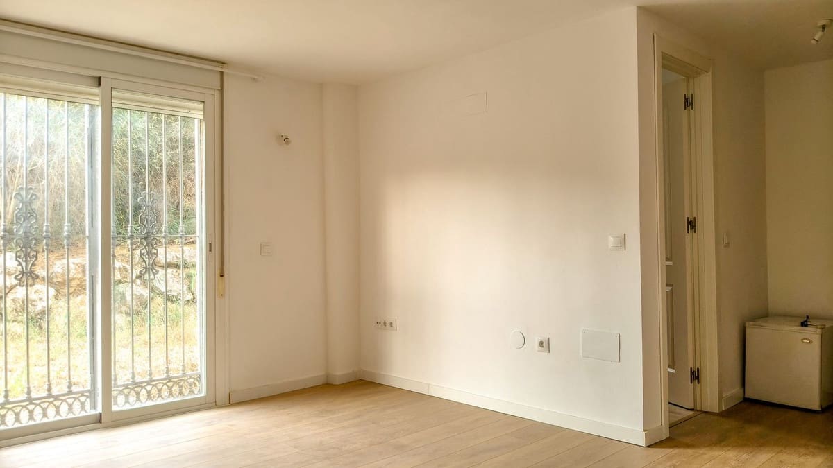 6 bedroom Finca/Country House for sale in Coin with garage - € 599,000 (Ref: 9072834)