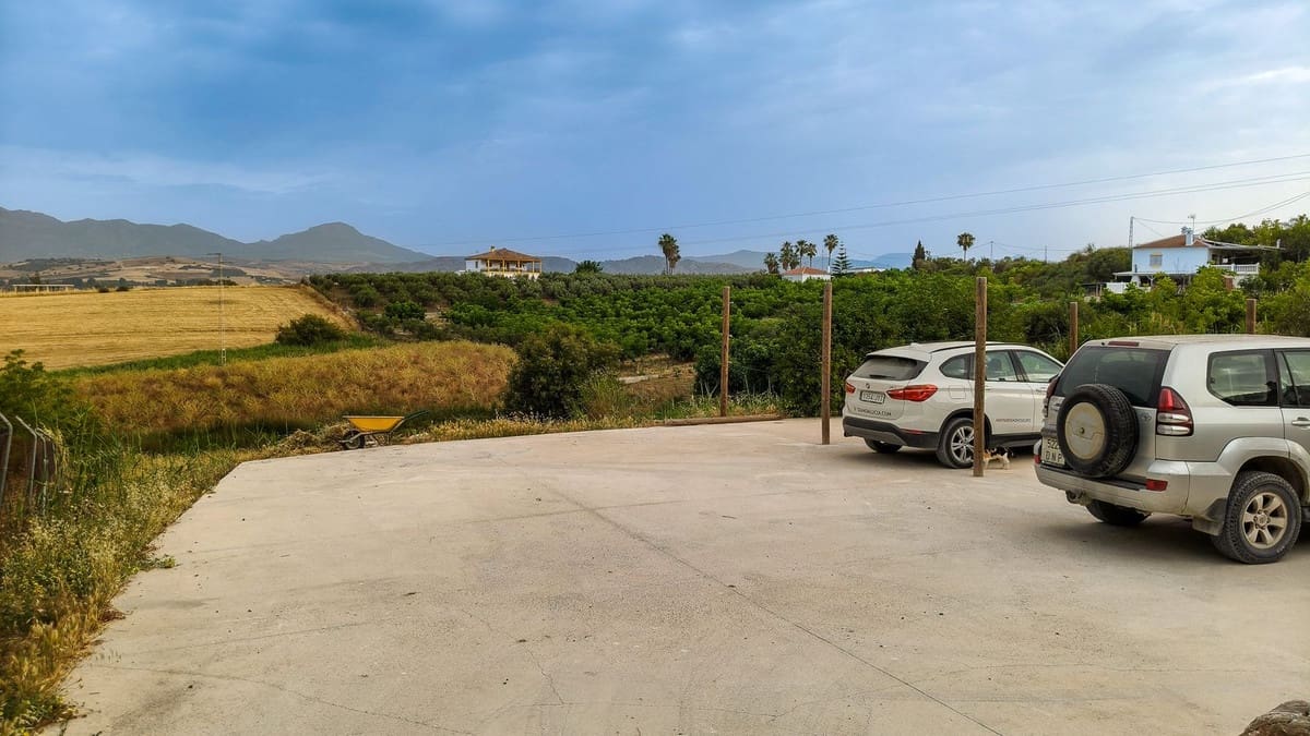 6 bedroom Finca/Country House for sale in Coin with garage - € 599,000 (Ref: 9072834)