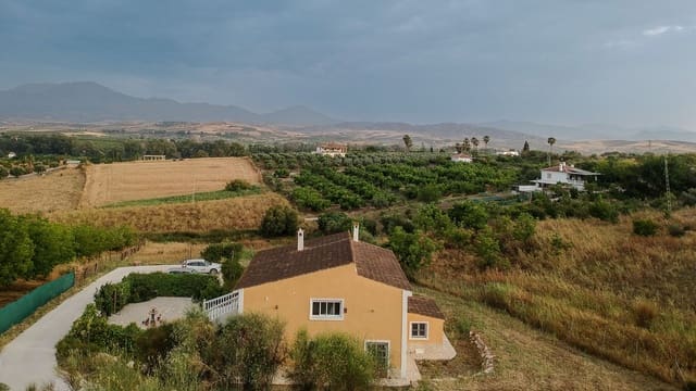 6 bedroom Finca/Country House for sale in Coín with garage - € 599,000 (Ref: 9072834)