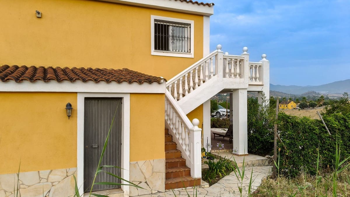 6 bedroom Finca/Country House for sale in Coin with garage - € 599,000 (Ref: 9072834)