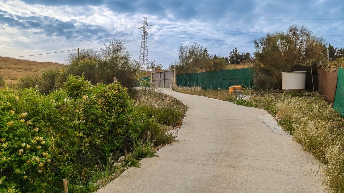 6 bedroom Finca/Country House for sale in Coin with garage - € 599,000 (Ref: 9072834)